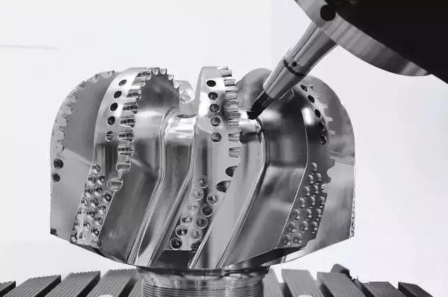 鋁合金手板模型出現(xiàn)白斑如何解決和預(yù)防？